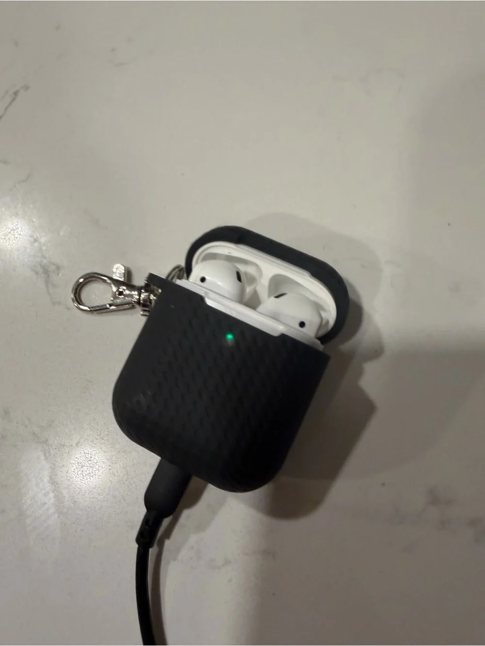 Apple AirPods with Wireless Charging Case